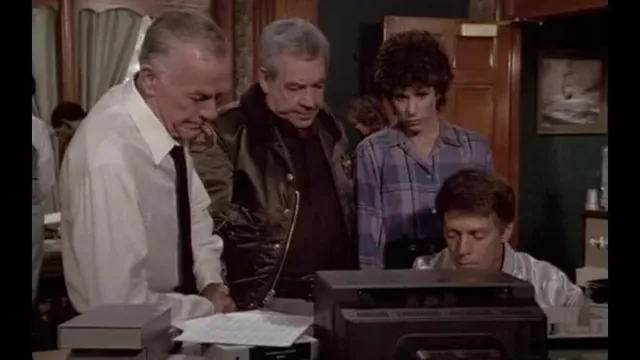 Кадры из сериала Она написала убийство (1984)